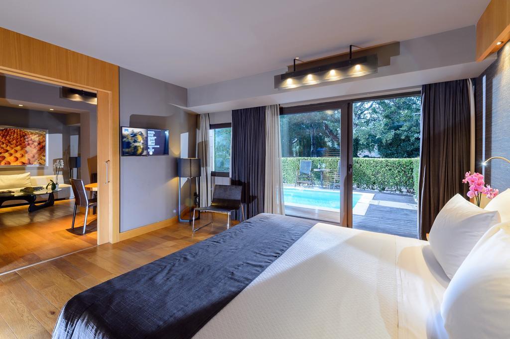 อเล็กซานเดอร์ บีช โฮเทล แอนด์ สปา Hotel อเล็กซานโดรโพลิส ภายนอก รูปภาพ Suite with private pool