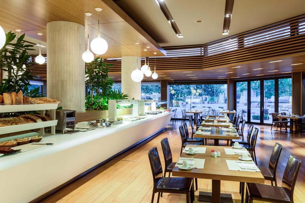 อเล็กซานเดอร์ บีช โฮเทล แอนด์ สปา Hotel อเล็กซานโดรโพลิส ภายนอก รูปภาพ The restaurant