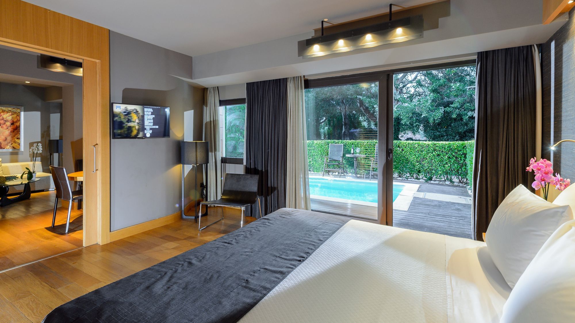 อเล็กซานเดอร์ บีช โฮเทล แอนด์ สปา Hotel อเล็กซานโดรโพลิส ภายนอก รูปภาพ A room at the hotel