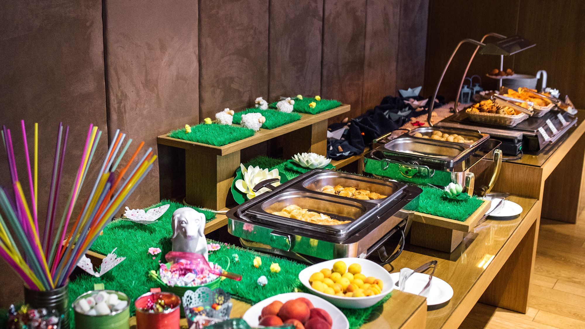 อเล็กซานเดอร์ บีช โฮเทล แอนด์ สปา Hotel อเล็กซานโดรโพลิส ภายนอก รูปภาพ A buffet at a hotel