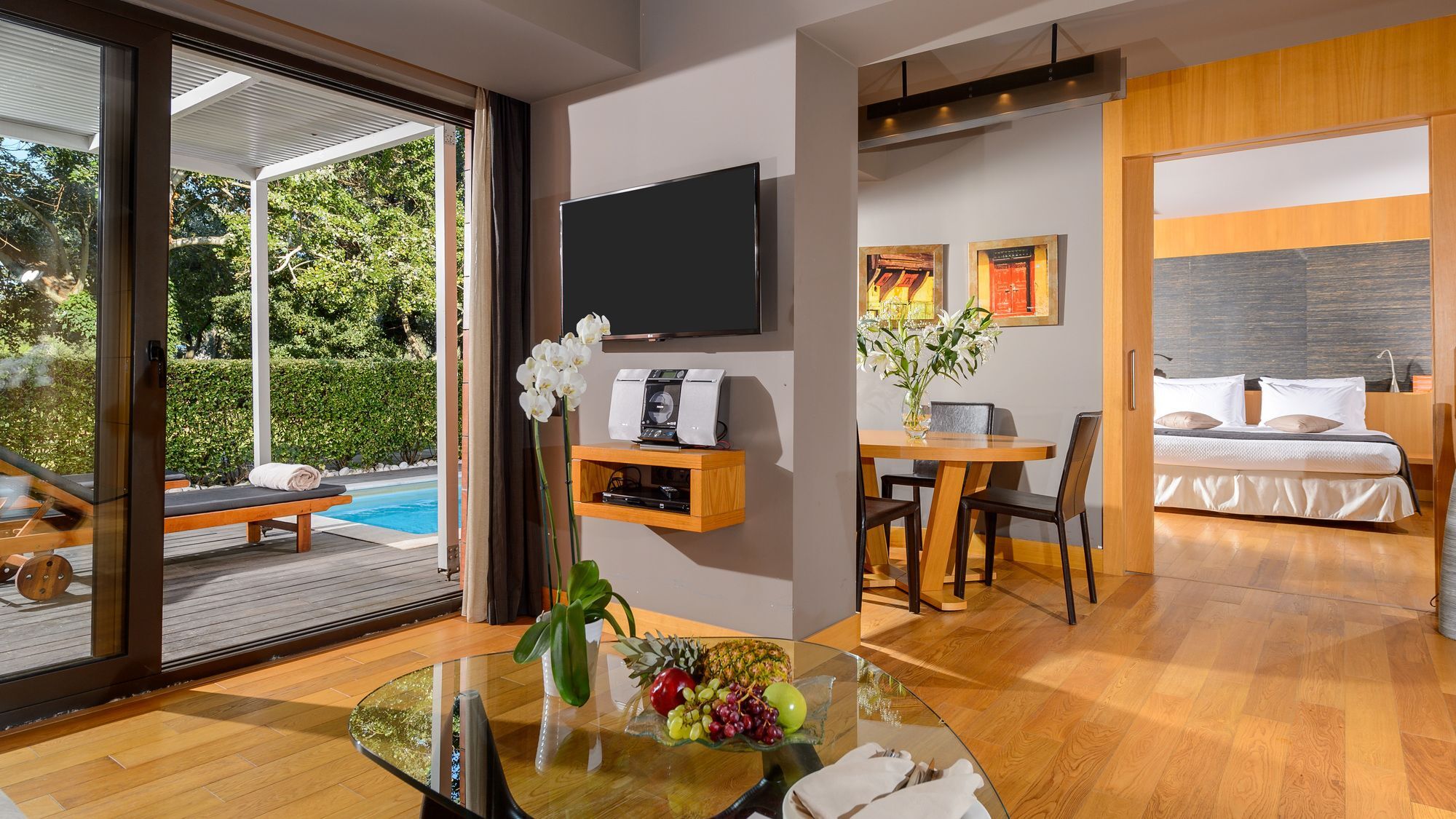 อเล็กซานเดอร์ บีช โฮเทล แอนด์ สปา Hotel อเล็กซานโดรโพลิส ภายนอก รูปภาพ A suite at the Hotel