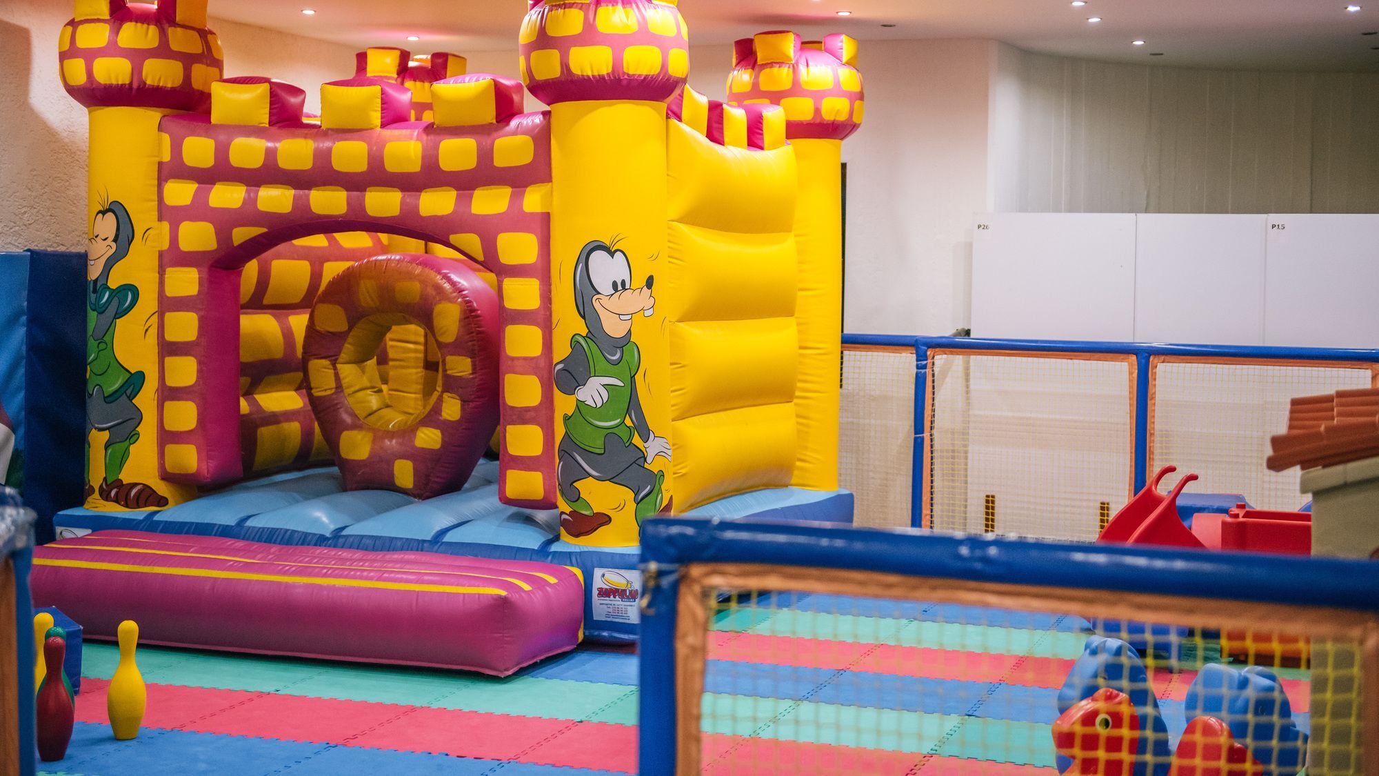 อเล็กซานเดอร์ บีช โฮเทล แอนด์ สปา Hotel อเล็กซานโดรโพลิส ภายนอก รูปภาพ Goofy's Playhouse