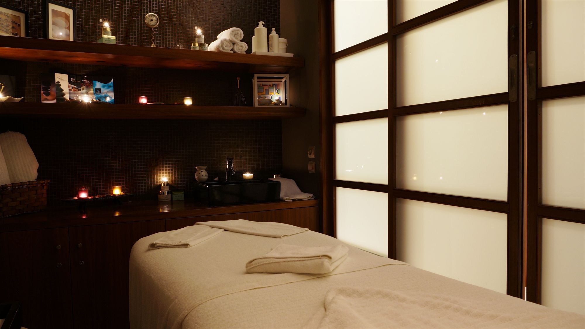 อเล็กซานเดอร์ บีช โฮเทล แอนด์ สปา Hotel อเล็กซานโดรโพลิส ภายนอก รูปภาพ A treatment room at a spa